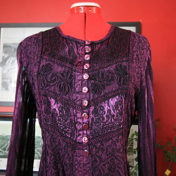Gorgeous Purple Embroidered Hippie Boho Top - Picture 5 of 8
